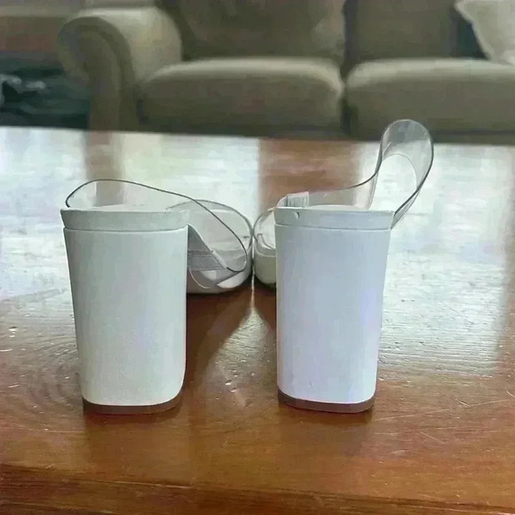 Shutz women's ARIELLA PLATFORM VINYL SANDAL size 10B - Picture 9 of 11